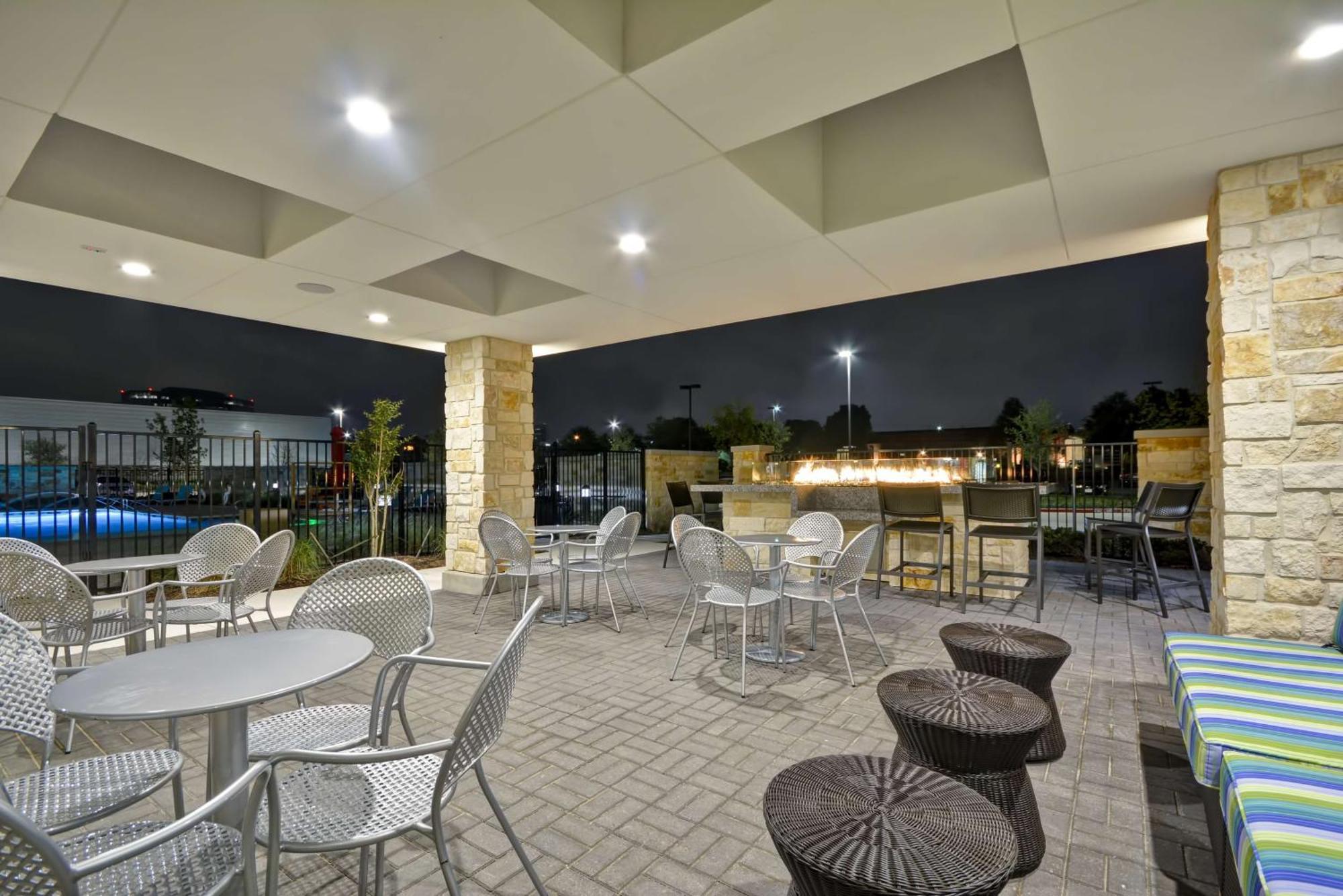 Home2 Suites By Hilton Dallas Адисън Екстериор снимка